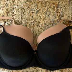 Like New Body by Victoria Secret Demi Lightly Lined - Set of 2 - 40D